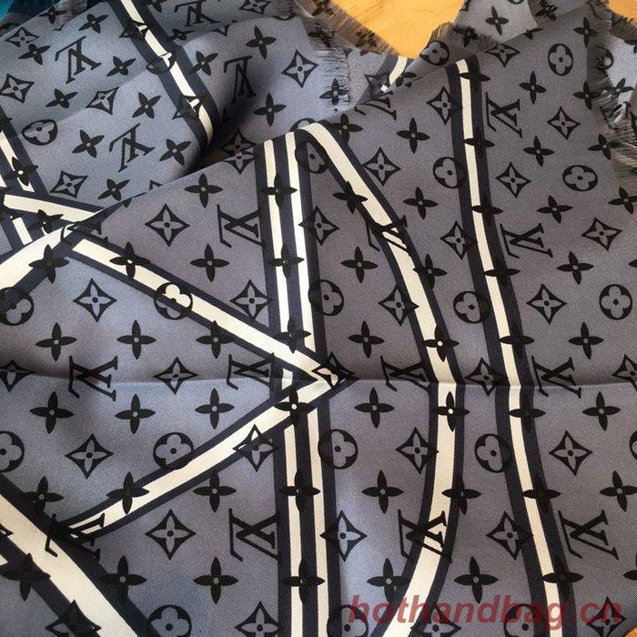 Louis Vuitton Scarf LVS00130